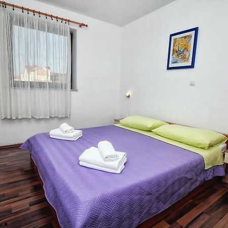 Apartments Lidija 로비니 객실 사진