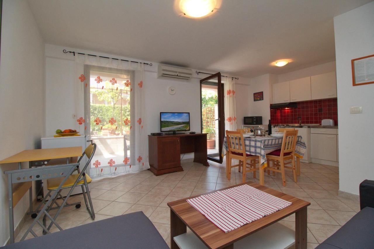Apartments Lidija 로비니 외부 사진