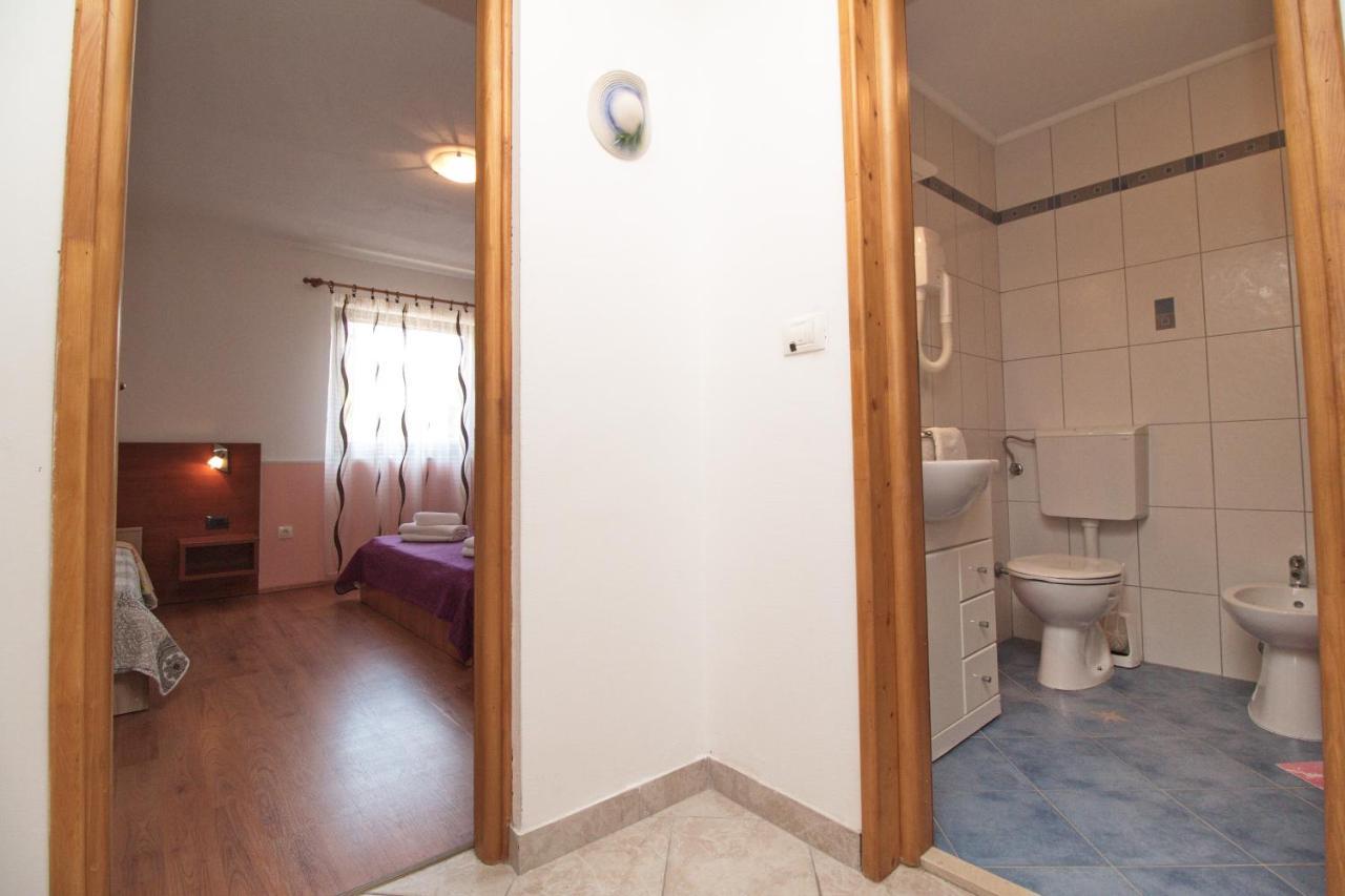 Apartments Lidija 로비니 외부 사진