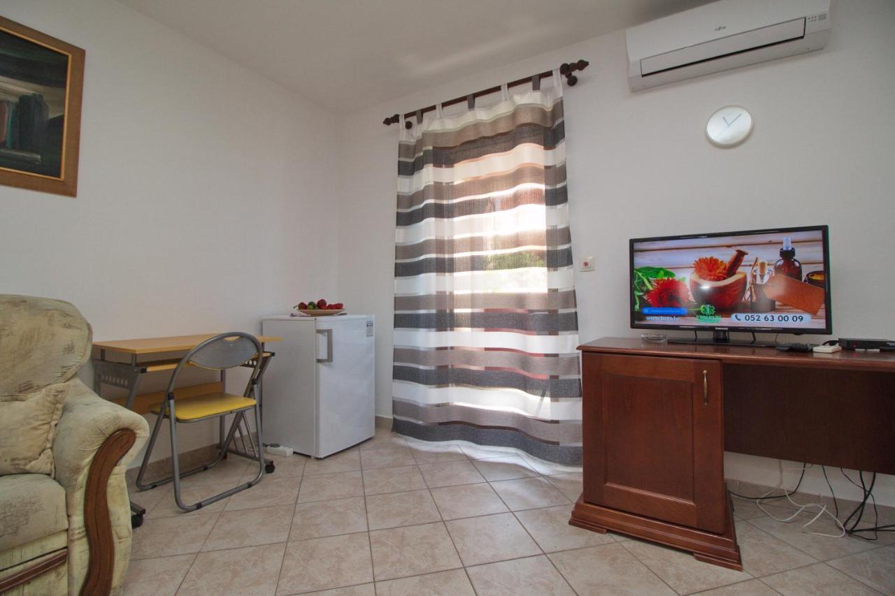 Apartments Lidija 로비니 외부 사진