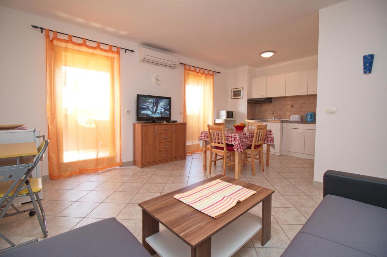 Apartments Lidija 로비니 외부 사진