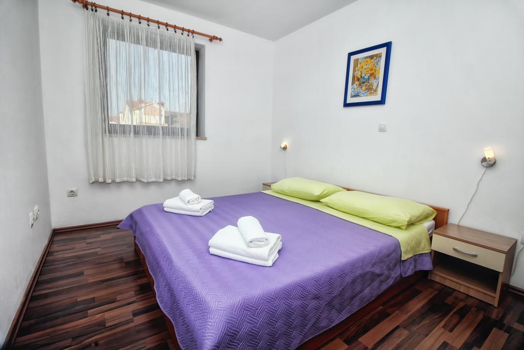 Apartments Lidija 로비니 객실 사진